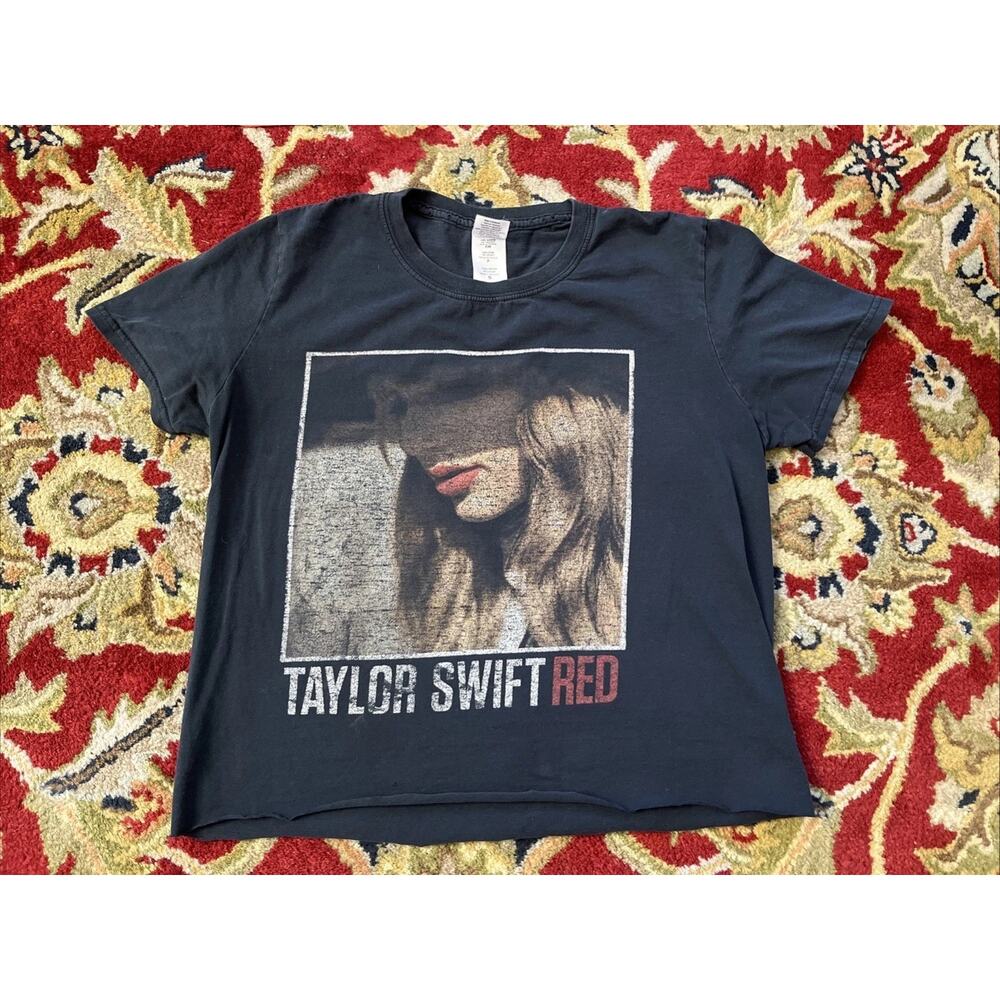 Lot Of 2 Taylor Swift Era's Tour RED Crop Tee Shirt Small Swiftie - Picture 2 of 8